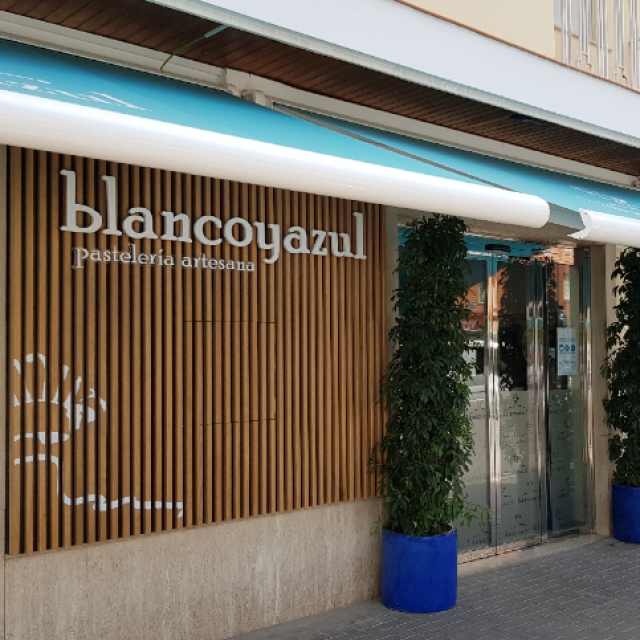 Blanco y Azul Av. Europa