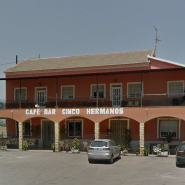 Café Bar Cinco Hermanos