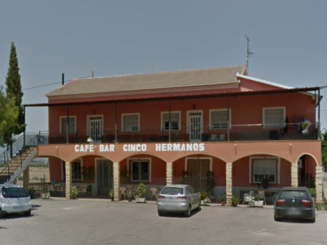 Café Bar Cinco Hermanos